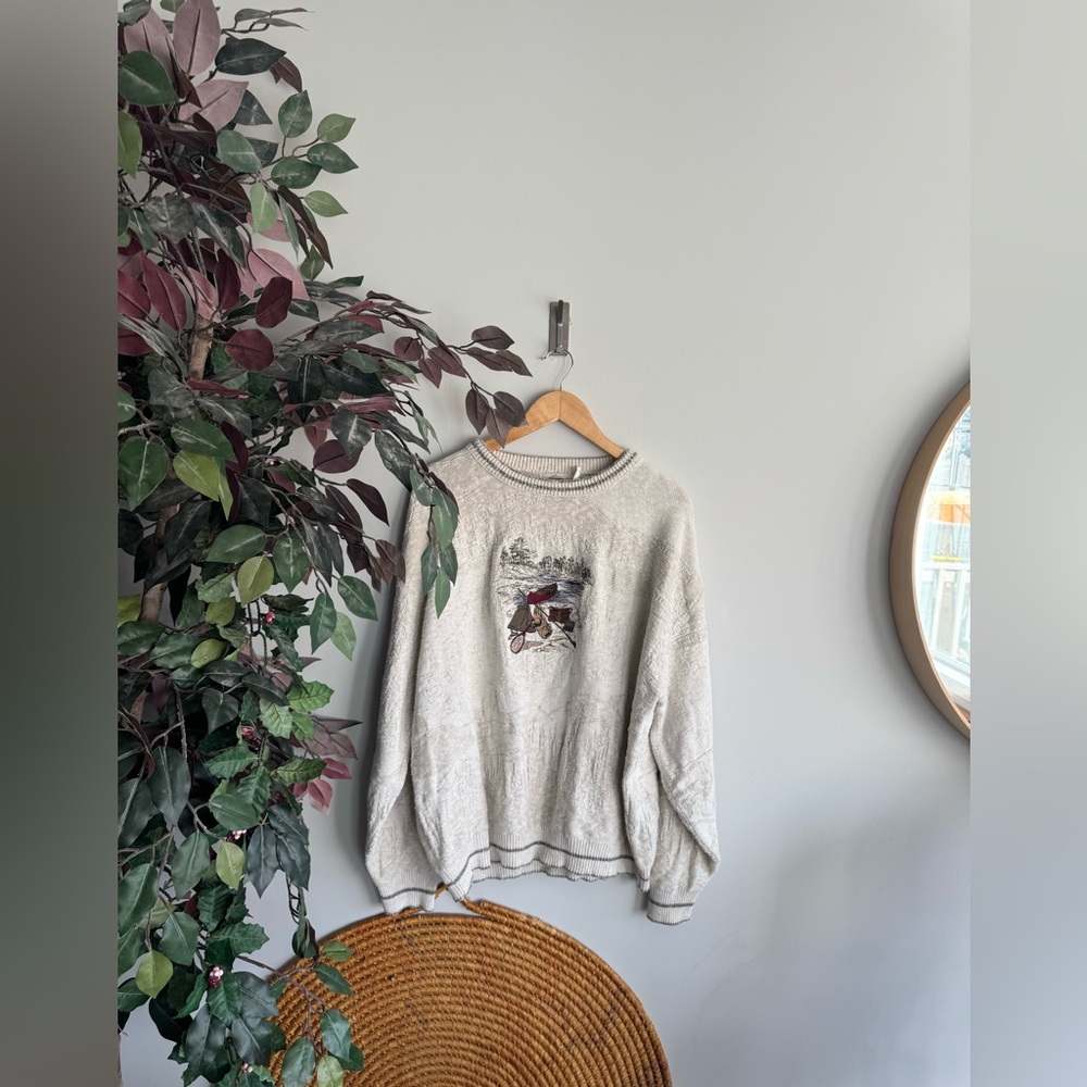Vintage Gray Crewneck Sweater with Winter Design